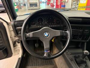 Image 9/20 of BMW M3 (1991)