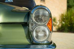 Bild 39/50 von Mercedes-Benz 220 SE b (1964)