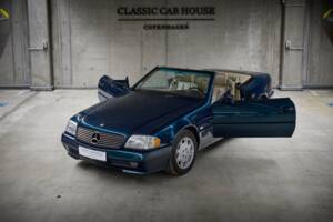 Image 2/100 de Mercedes-Benz SL 280 (1995)