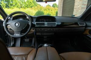 Bild 38/50 von BMW 750iL (2001)
