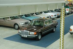 Bild 5/50 von Mercedes-Benz 380 SE (1984)