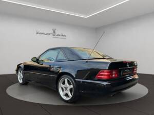 Immagine 6/22 di Mercedes-Benz SL 500 (2001)