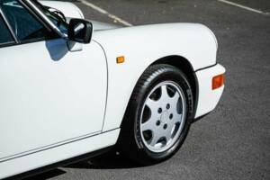 Image 13/38 of Porsche 911 Carrera 4 (1990)