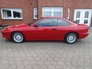 Image 2/10 of BMW 850i (1992)