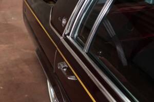 Image 21/58 of Cadillac Brougham Elegance (1988)
