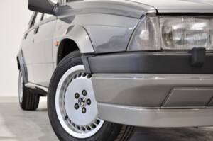 Bild 9/34 von Alfa Romeo 75 2.0 Twin Spark (1988)