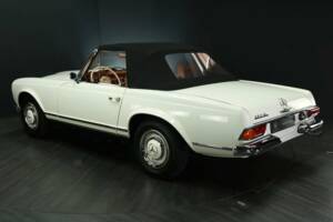 Image 34/50 of Mercedes-Benz 230 SL (1965)