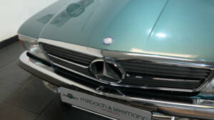 Immagine 7/42 di Mercedes-Benz 560 SL (1989)