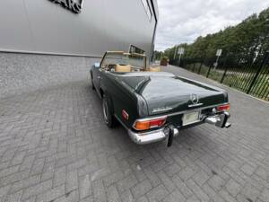 Image 8/50 de Mercedes-Benz 280 SL (1970)