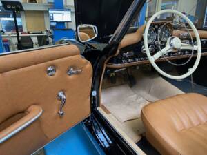 Image 14/29 de Mercedes-Benz 190 SL (1961)