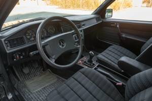 Imagen 26/45 de Mercedes-Benz 190 E (1989)