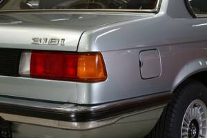 Immagine 16/22 di BMW 318i (1981)