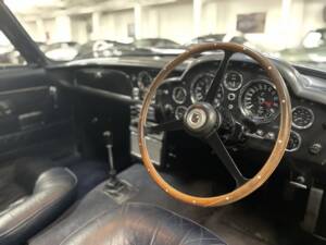 Image 11/13 de Aston Martin DB 6 (1967)