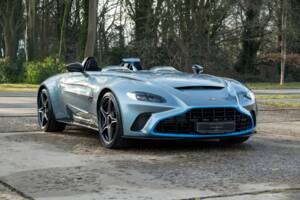 Bild 9/35 von Aston Martin V12 Speedster (2021)