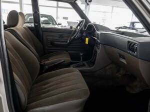 Image 5/25 of BMW 520i (1984)