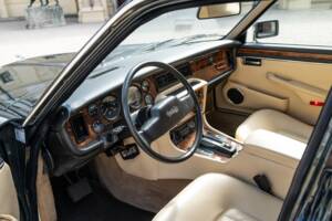 Bild 3/7 von Daimler Double Six (1991)