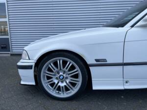 Image 5/8 de BMW 320i (1996)