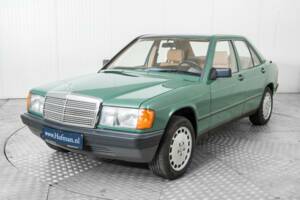 Obraz 17/50 pojazdu Mercedes-Benz 190 D 2.5 (1986)