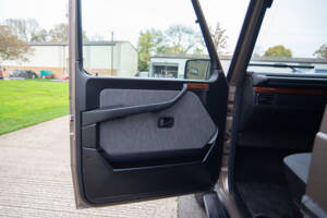 Afbeelding 19/30 van Mercedes-Benz 300 GE (SWB) (1991)