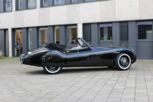 Image 36/40 de Jaguar XK 120 DHC (1953)