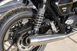 Immagine 14/42 di Triumph Street Twin Bonneville (2021)