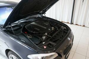 Image 23/24 of BMW 550i (2012)