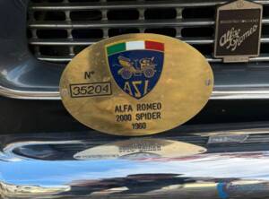Bild 81/98 von Alfa Romeo 2000 Spider (1960)