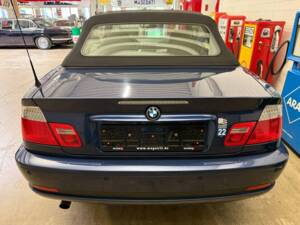 Image 16/22 of BMW 318Ci (2005)