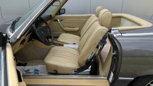 Image 14/24 de Mercedes-Benz 280 SL (1984)