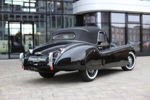 Image 12/40 de Jaguar XK 120 DHC (1953)