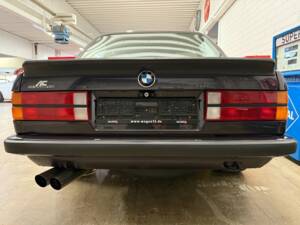 Bild 15/18 von BMW 325i (1986)