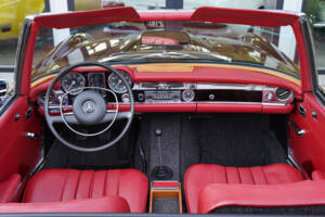 Image 23/50 de Mercedes-Benz 280 SL (1969)