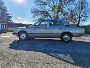 Image 4/8 de BMW 520 (1974)
