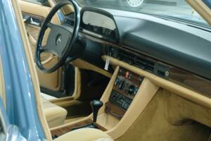 Bild 29/50 von Mercedes-Benz 280 SE (1983)