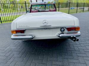Immagine 11/36 di Mercedes-Benz 280 SL (1970)