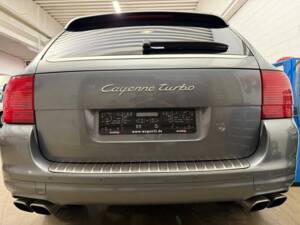 Image 14/16 de Porsche Cayenne Turbo (2003)