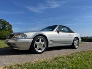 Image 7/91 of Mercedes-Benz SL 320 "Final Edition" (2001)