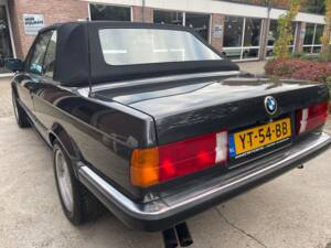 Bild 2/26 von BMW 320i (1990)