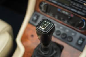Imagen 10/15 de Aston Martin Virage Volante 6.3 (1994)