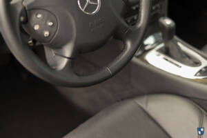 Image 14/84 of Mercedes-Benz E 55 AMG (2002)