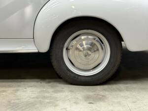 Bild 21/50 von Peugeot 203 C (1960)