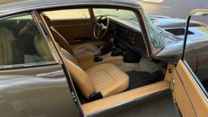 Image 37/81 de Jaguar Type E (2+2) (1969)