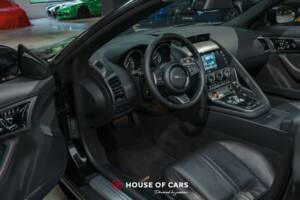 Bild 16/25 von Jaguar F-Type S (2017)
