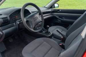 Image 2/8 of Audi A4 1.6 (1995)