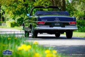 Image 47/52 of Mercedes-Benz 220 SE b (1963)