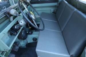 Image 32/50 of Land Rover 88 (1965)