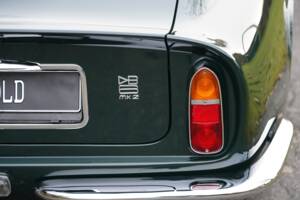 Image 6/22 de Aston Martin DB 6 Mk II (1970)
