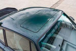 Image 17/52 of Porsche 911 Carrera 3.2 (1989)