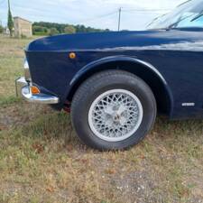 Image 5/8 of Alfa Romeo 2000 GTV (1973)