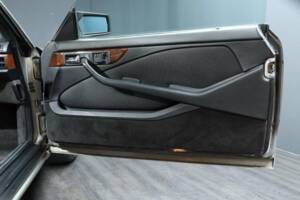 Image 18/30 of Mercedes-Benz 560 SEC (1988)